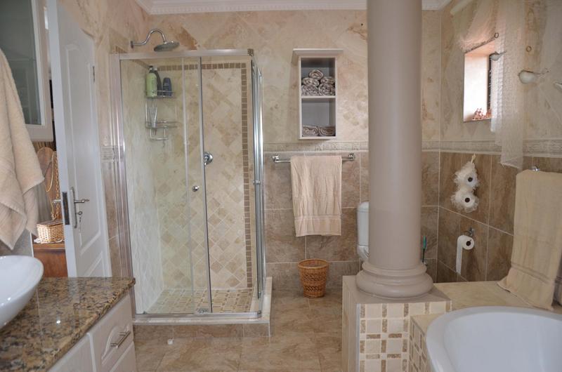 4 Bedroom Property for Sale in Hartenbos Heuwels Western Cape